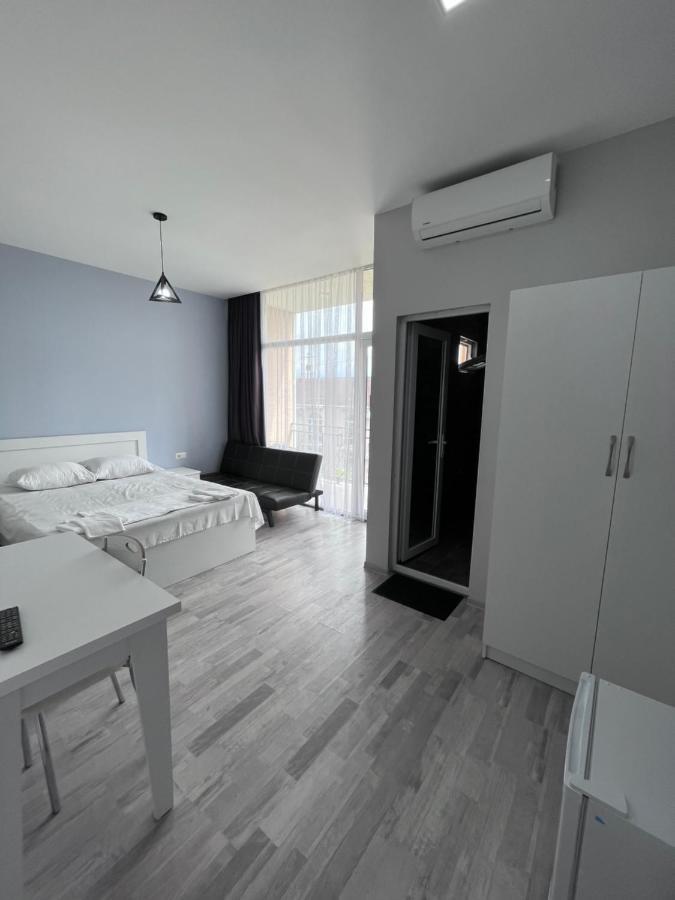 Guest House Madonna Kobuleti Bagian luar foto