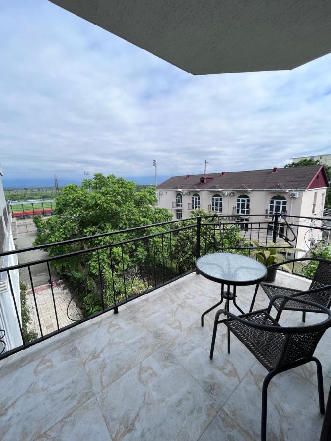Guest House Madonna Kobuleti Bagian luar foto