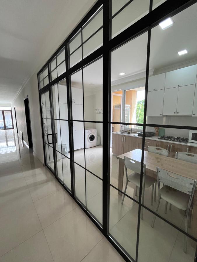 Guest House Madonna Kobuleti Bagian luar foto