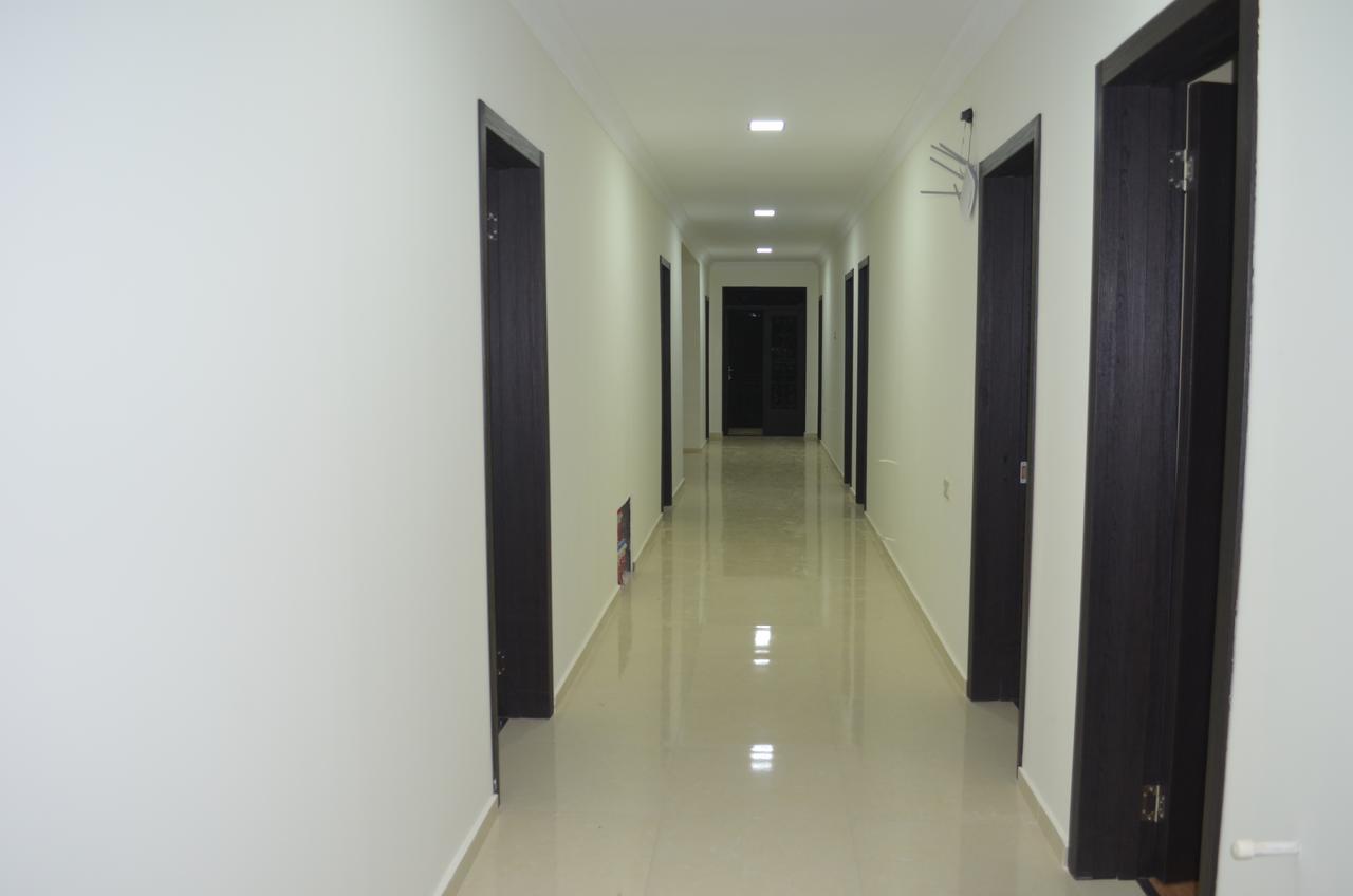 Guest House Madonna Kobuleti Bagian luar foto